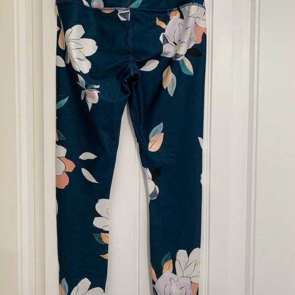 Athleta 7/8 Leggings in Teal - Picture 2 of 4